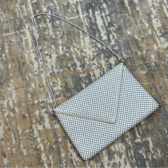 Vintage Lyrella clutch or shoulder purse white metal link mesh - Picture 1 of 9